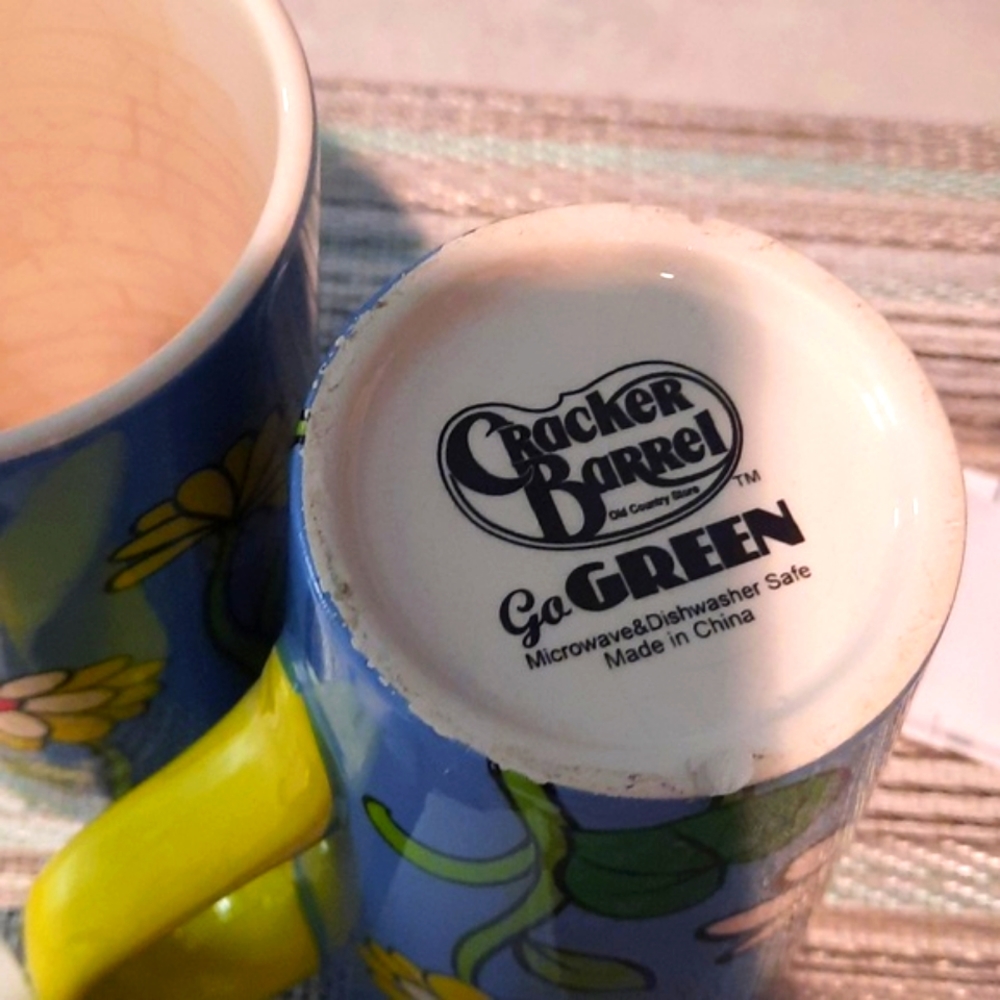 2 CrackerBarrel mugs - Picture 4 of 4